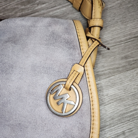 Michael Kors Crossbody - Picture 4 of 11
